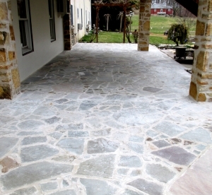 FlagstoneCoveredPatio1
